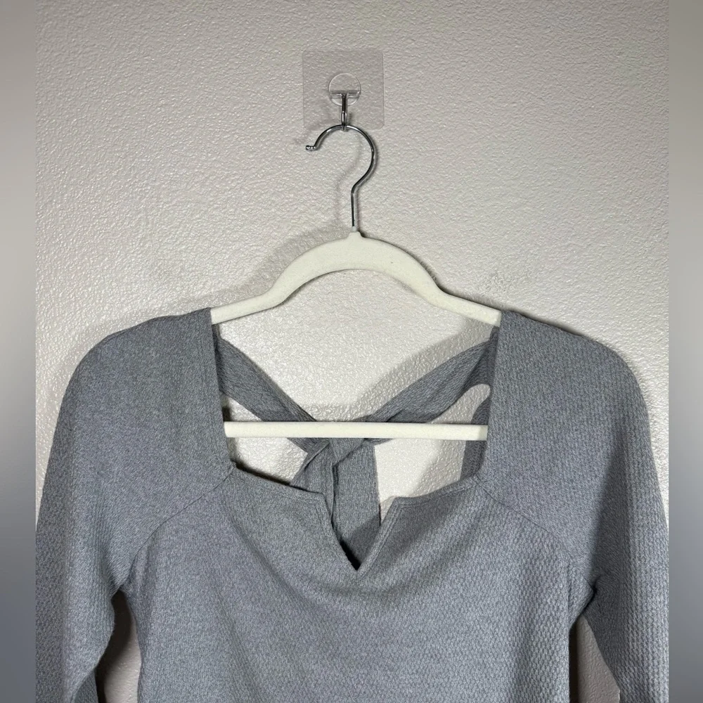Anthropologie Pilcro Gray Notch Neck Tee - small G3